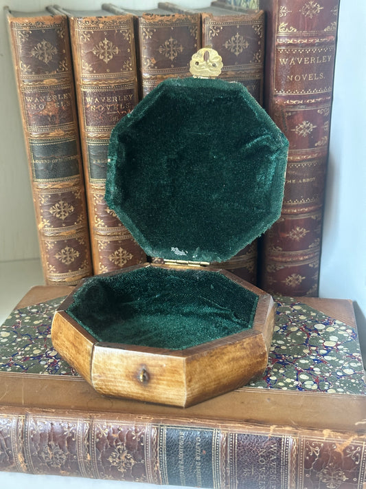 Antiqued Primitive Bone Box with Brass Latch, 3-1/4"