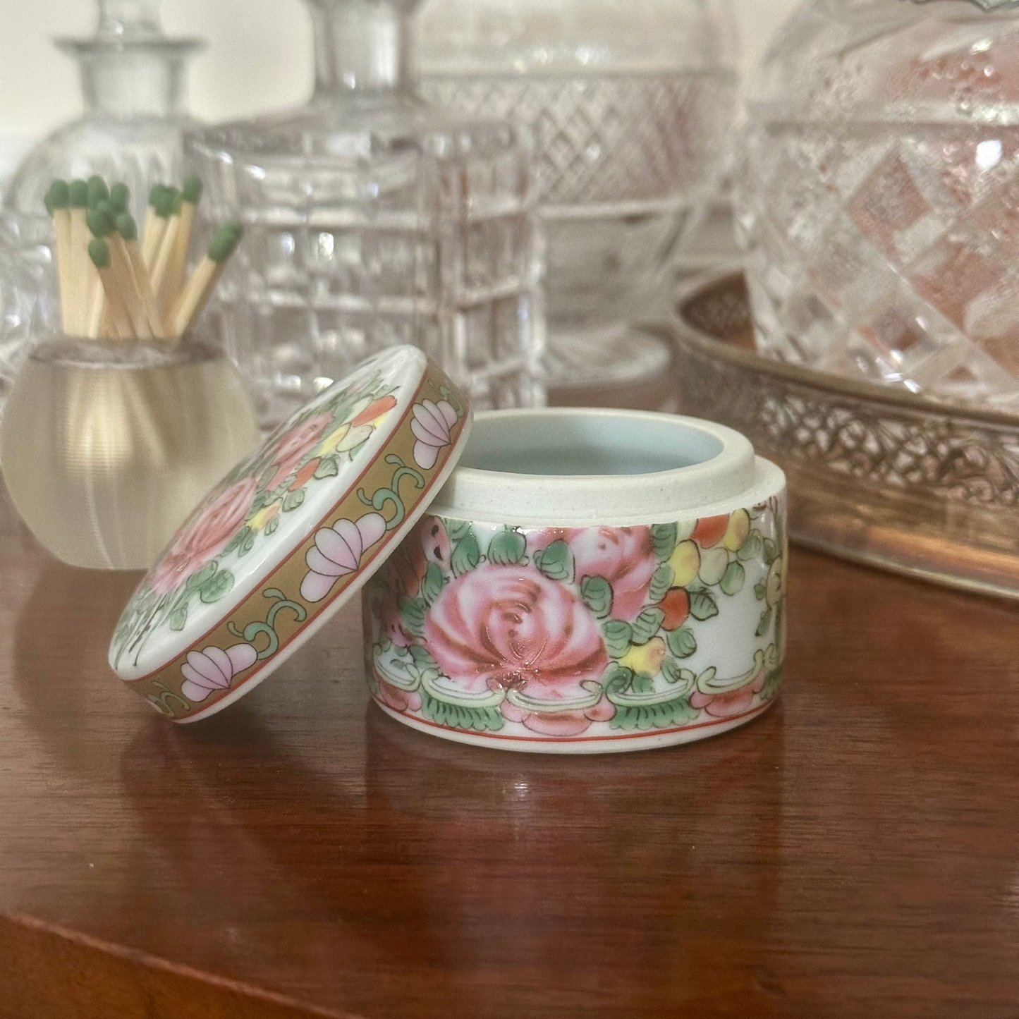 2" Hand-made Rose Medallion Porcelain Box