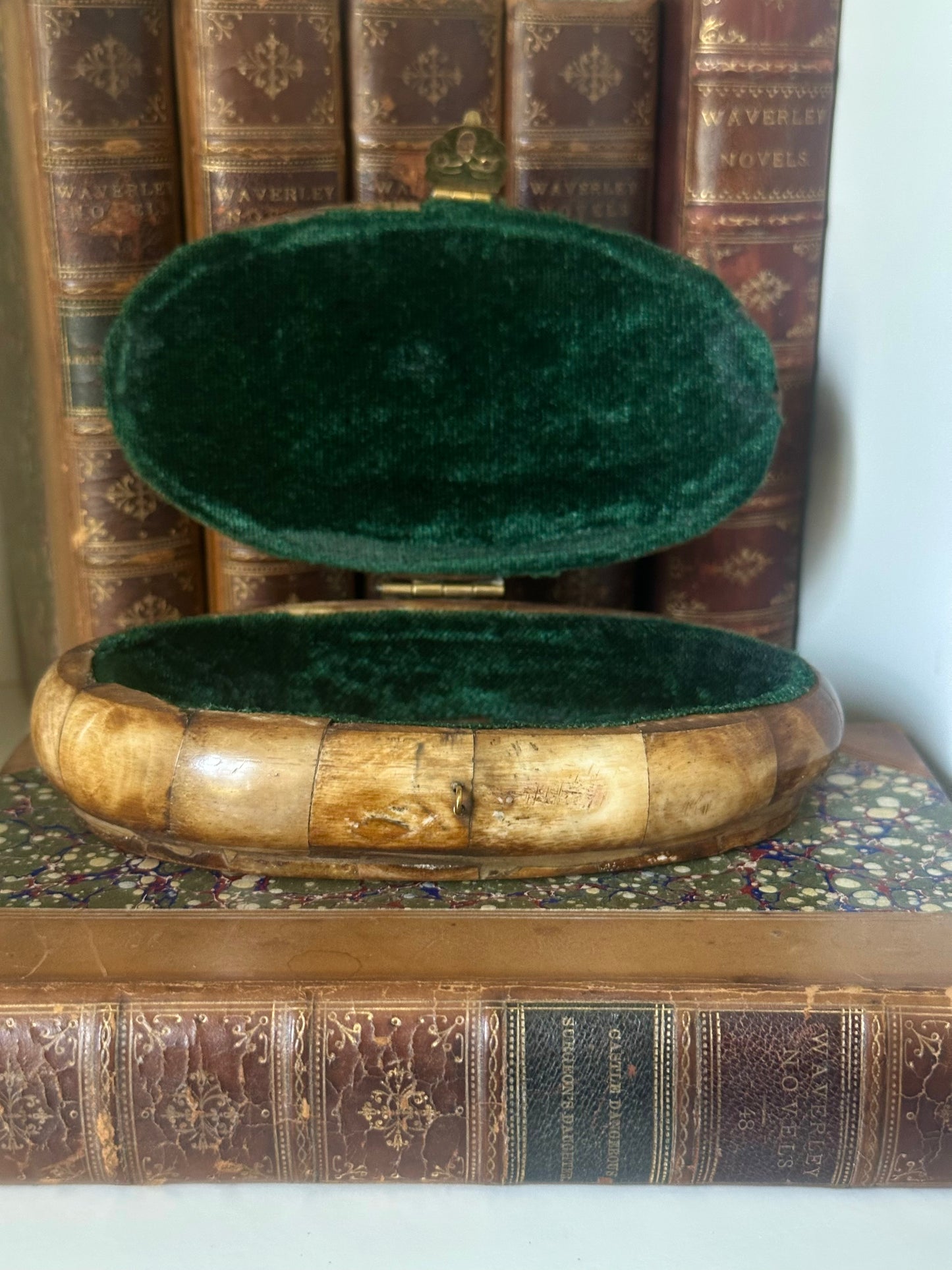 Antiqued Vintage Oval Bone Box, 5-1/2”