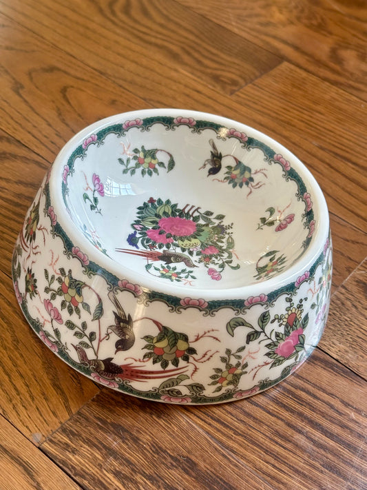 Dog Bowl, Famille Canton