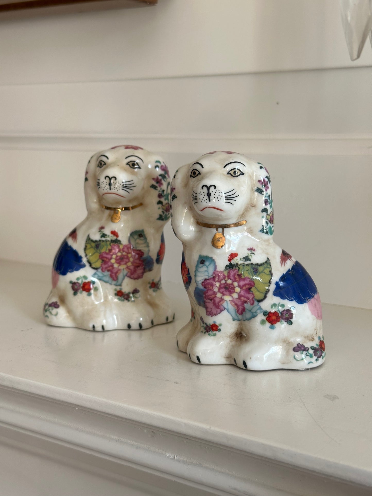 Staffordshire Style Dogs, Tabacco Leaf 