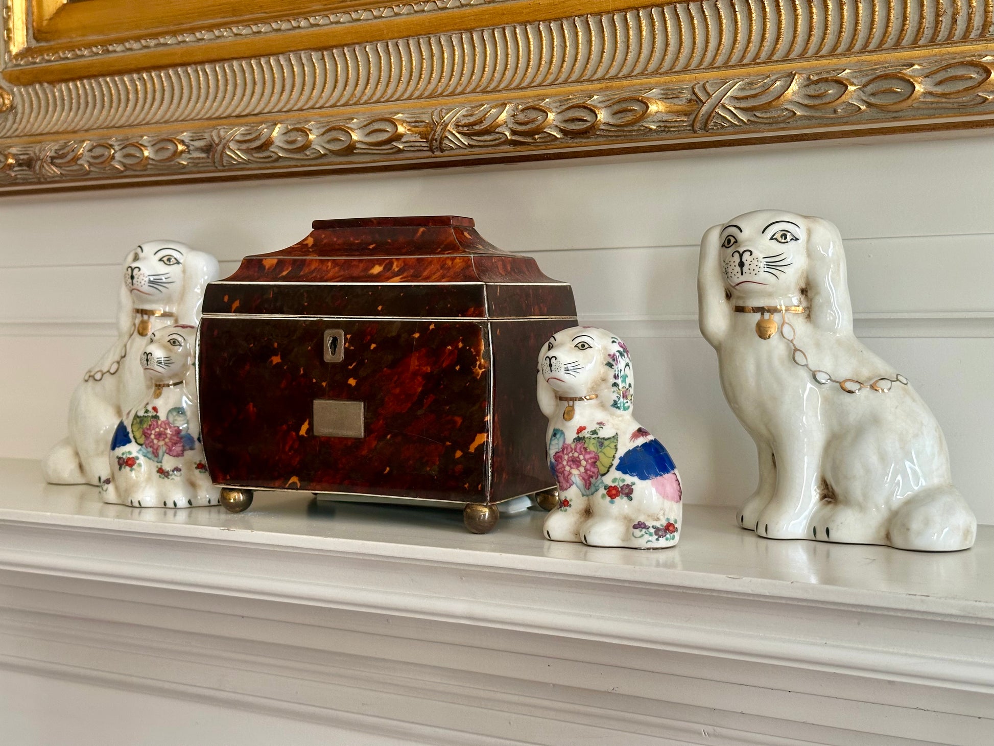 Staffordshire Style Dogs, Tabacco Leaf 