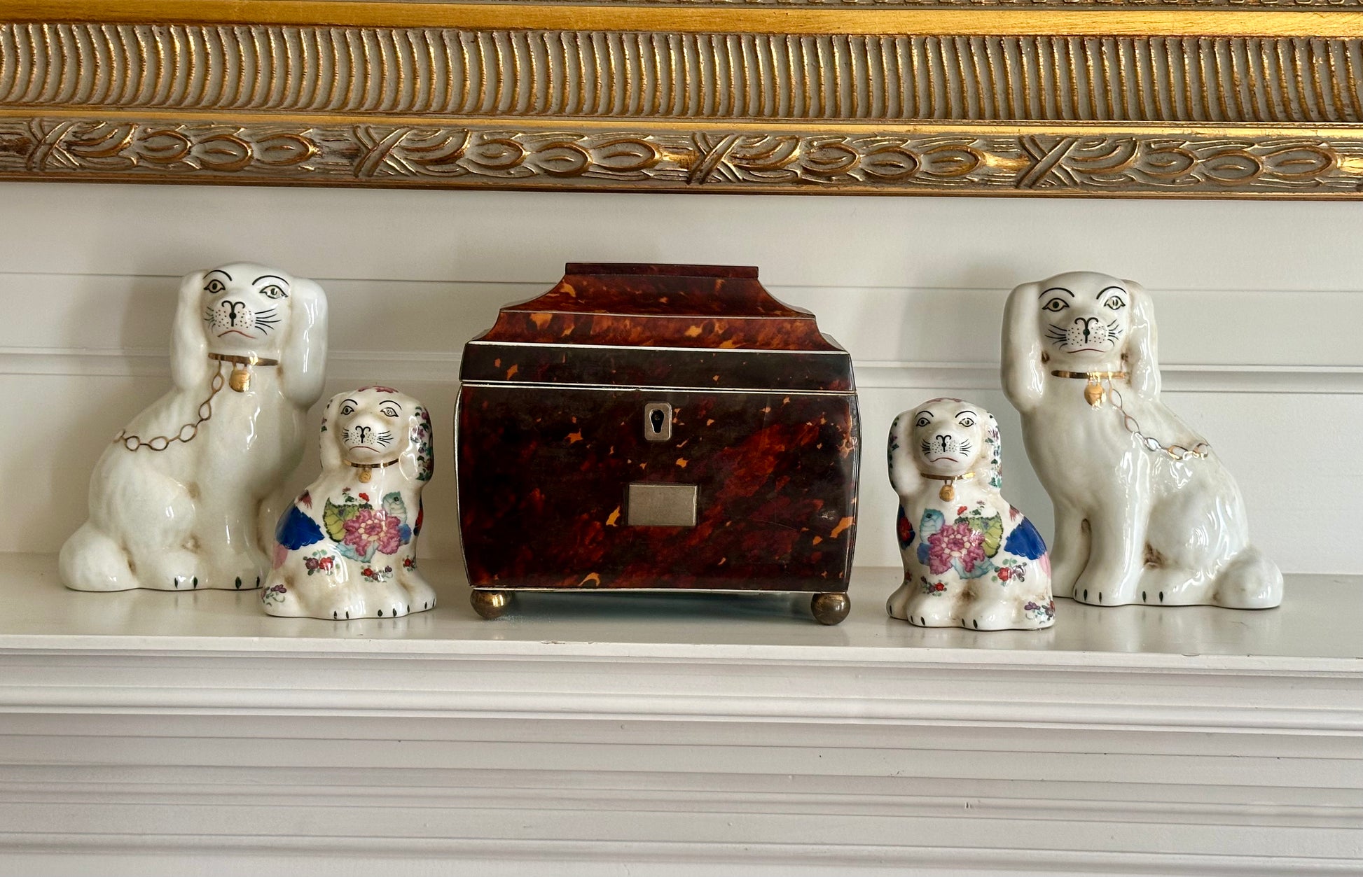 Staffordshire Style Dogs, Tabacco Leaf 